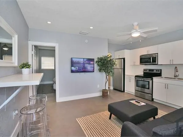 60 NW 76th St APT 16, Miami, FL 33150