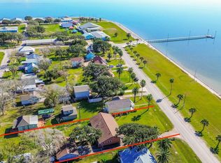 124 S Bay Blvd, Palacios, TX 77465