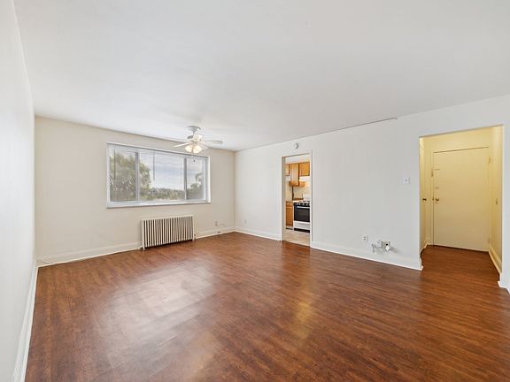 5th image of 640 Southcrest Dr APT 6
