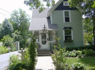 616 James St, Geneva, IL 60134