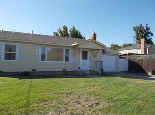 321 Sycamore Ave, Gustine, CA 95322