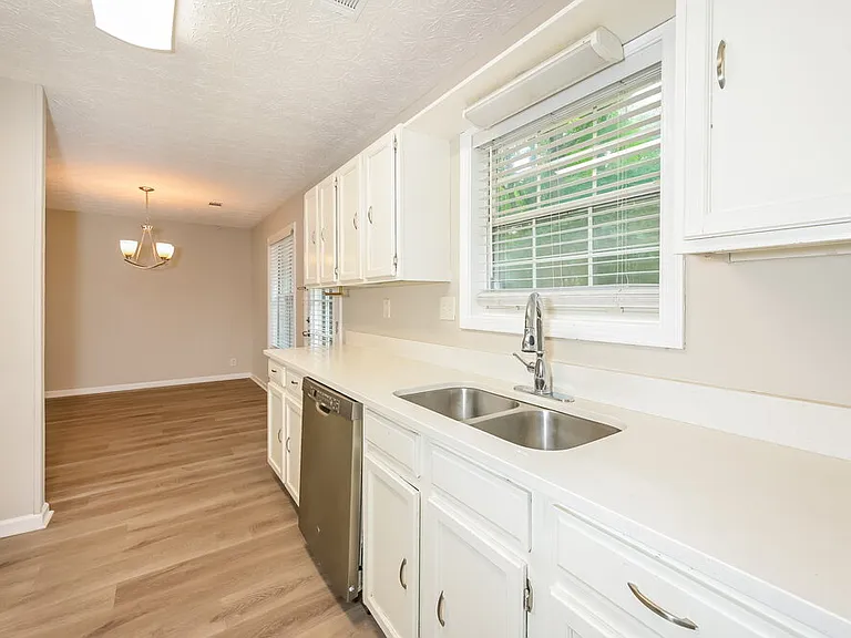 5406 Cindy Ln SE — Photo 7