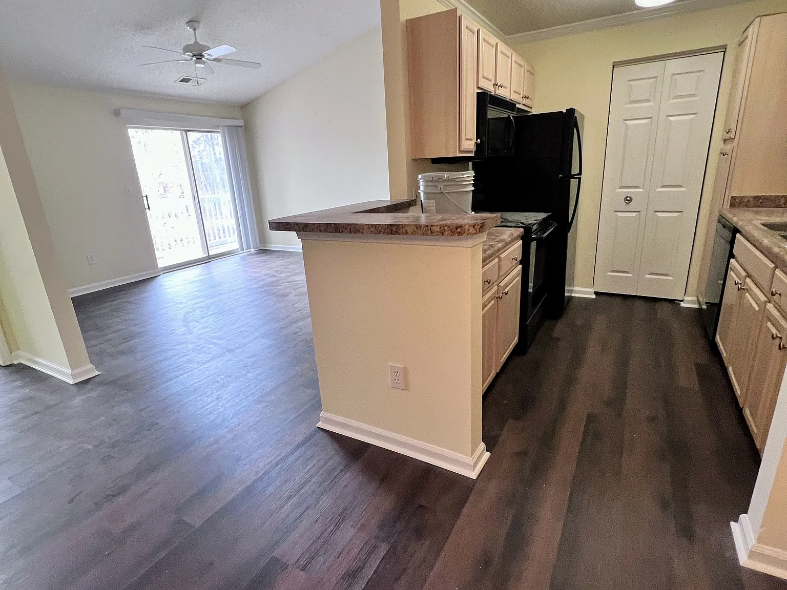 2 bed, 2.0 bath, 1014 sqft, $1,400 — Photo 3