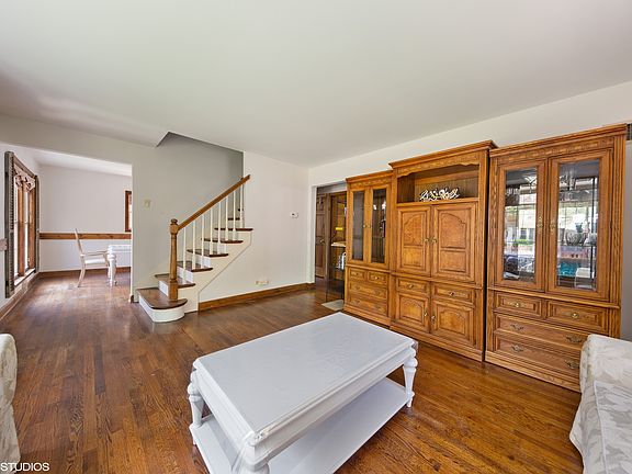 2nd image of 1850 Newcastle Ave