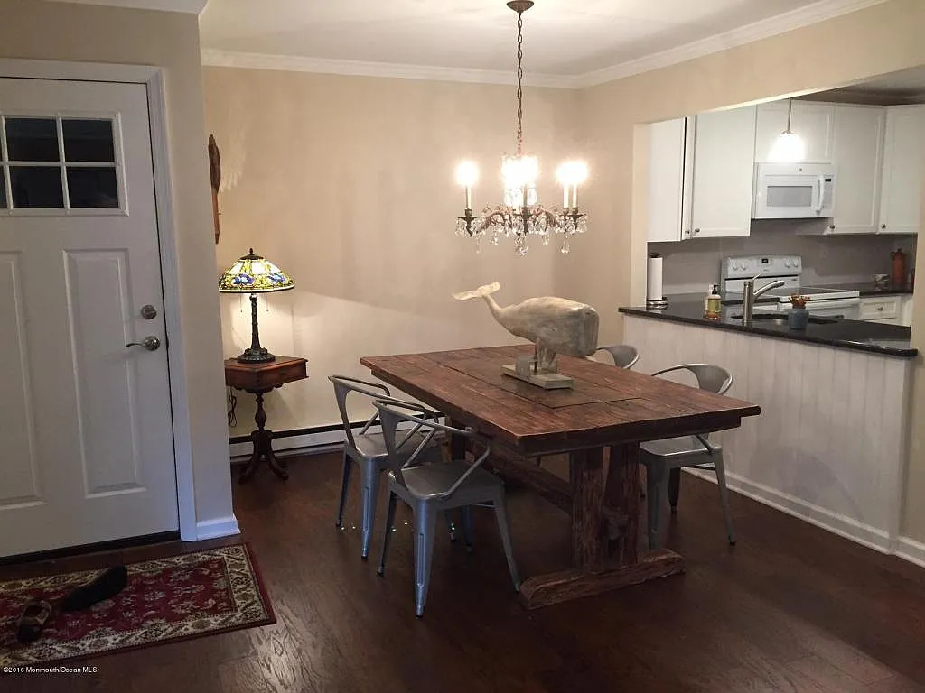 54 Lexington Ct photo 1