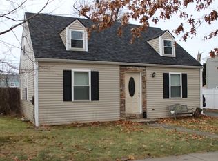 100 Surrey Rd, Springfield, MA 01118