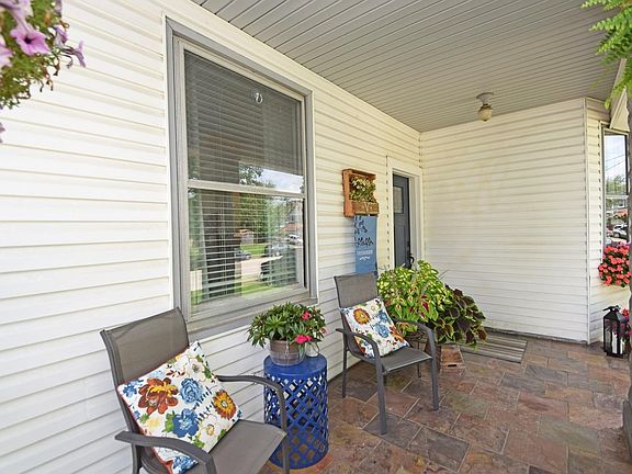 2nd image of 2223 Cleneay Ave