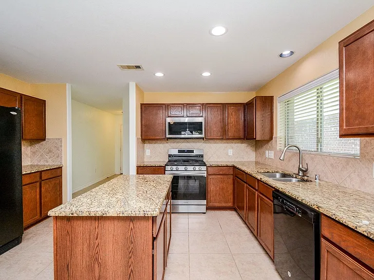 15407 Key Crest Ln — Photo 7