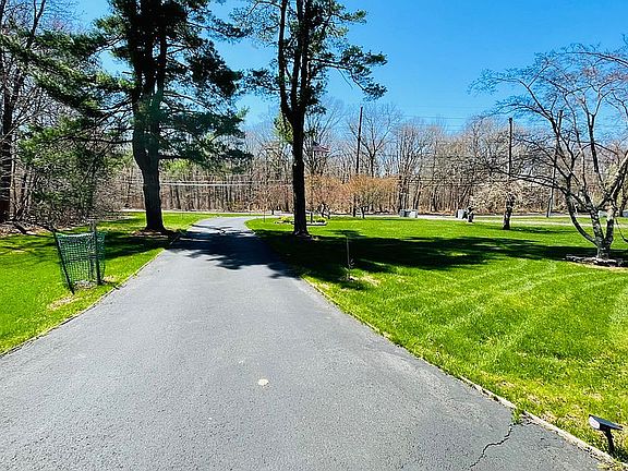 5th image of 104 Hardenburg Ln