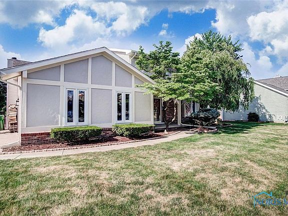 3rd image of 556 Greenfield Dr