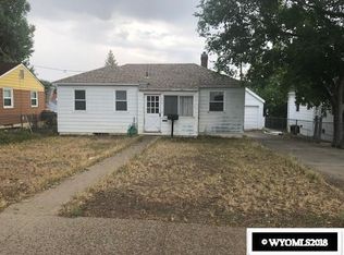 217 11th St, Rawlins, WY 82301