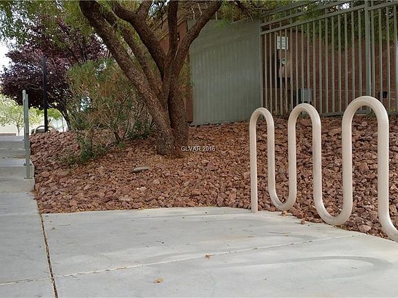 5th image of 6696 Dunraven Ave