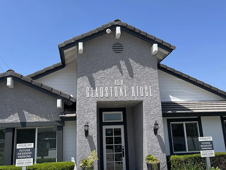 Gladstone Ridge Apartments — Photo 3
