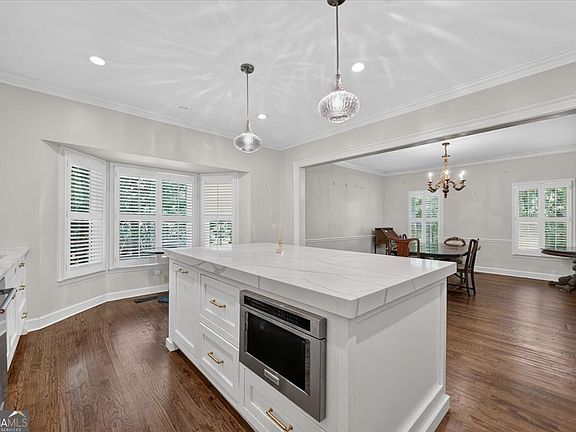 5th image of 4962 Wellington Dr