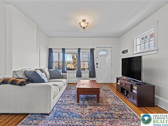 5th image of 726 Pembroke Rd