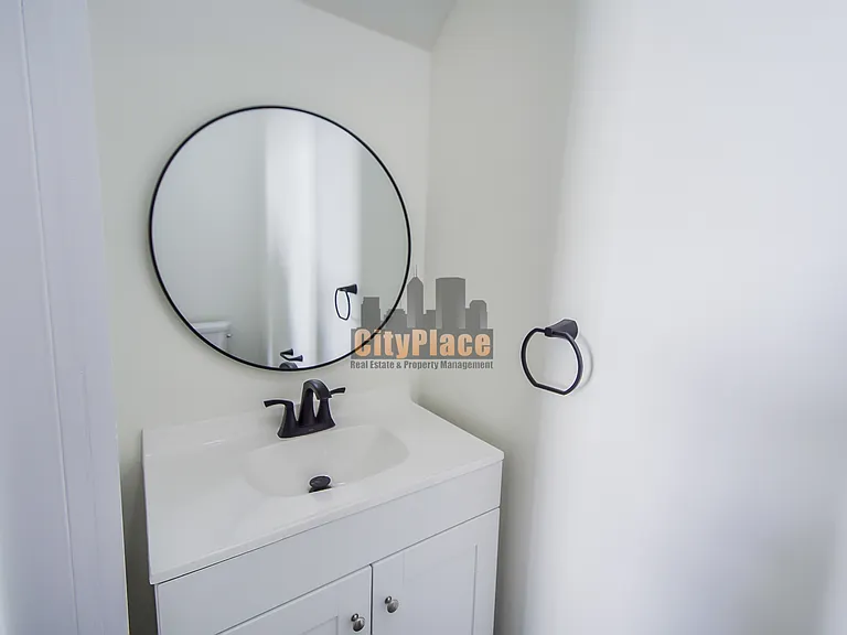 843 N Park Ave — Photo 7
