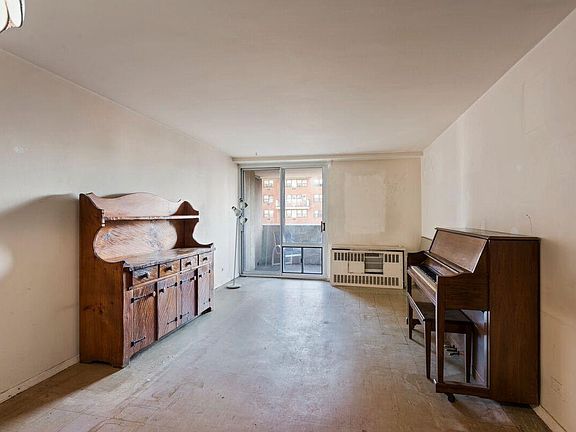 3rd image of 100 W 94th St APT 12G