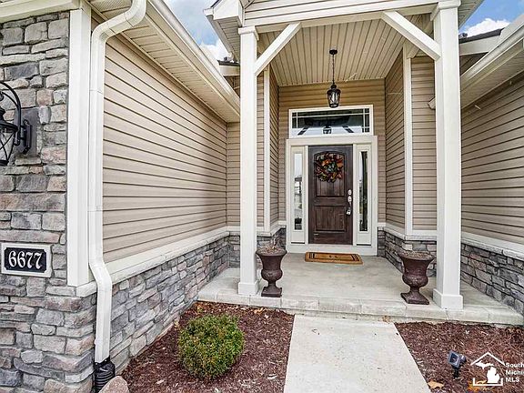 2nd image of 6677 S Summerway Ct