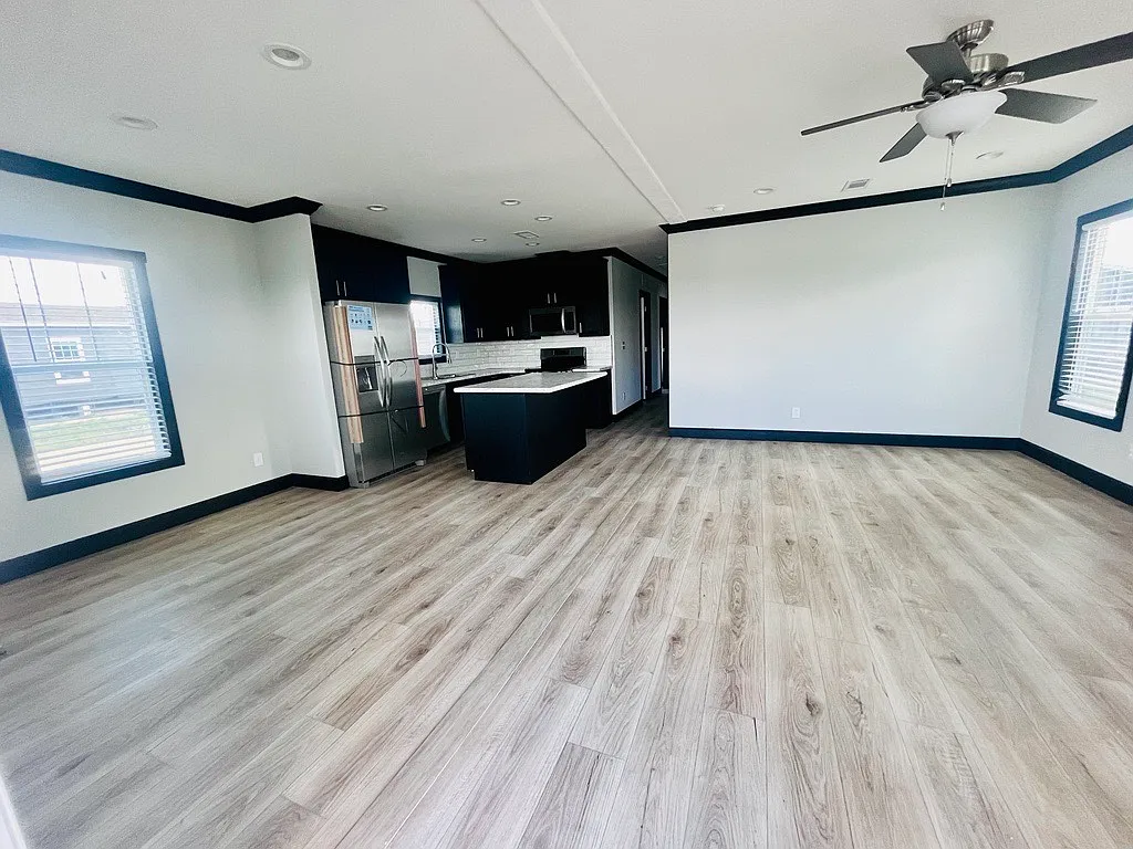 3 bed, 1632 sqft, $1,699 — Photo 2