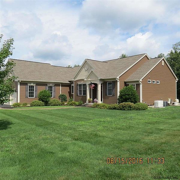 2nd image of 8 CHANTREY Boulevard