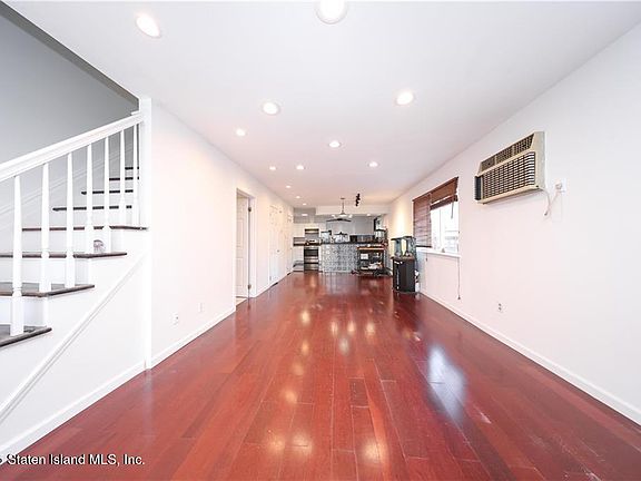 3rd image of 46 Lewiston St