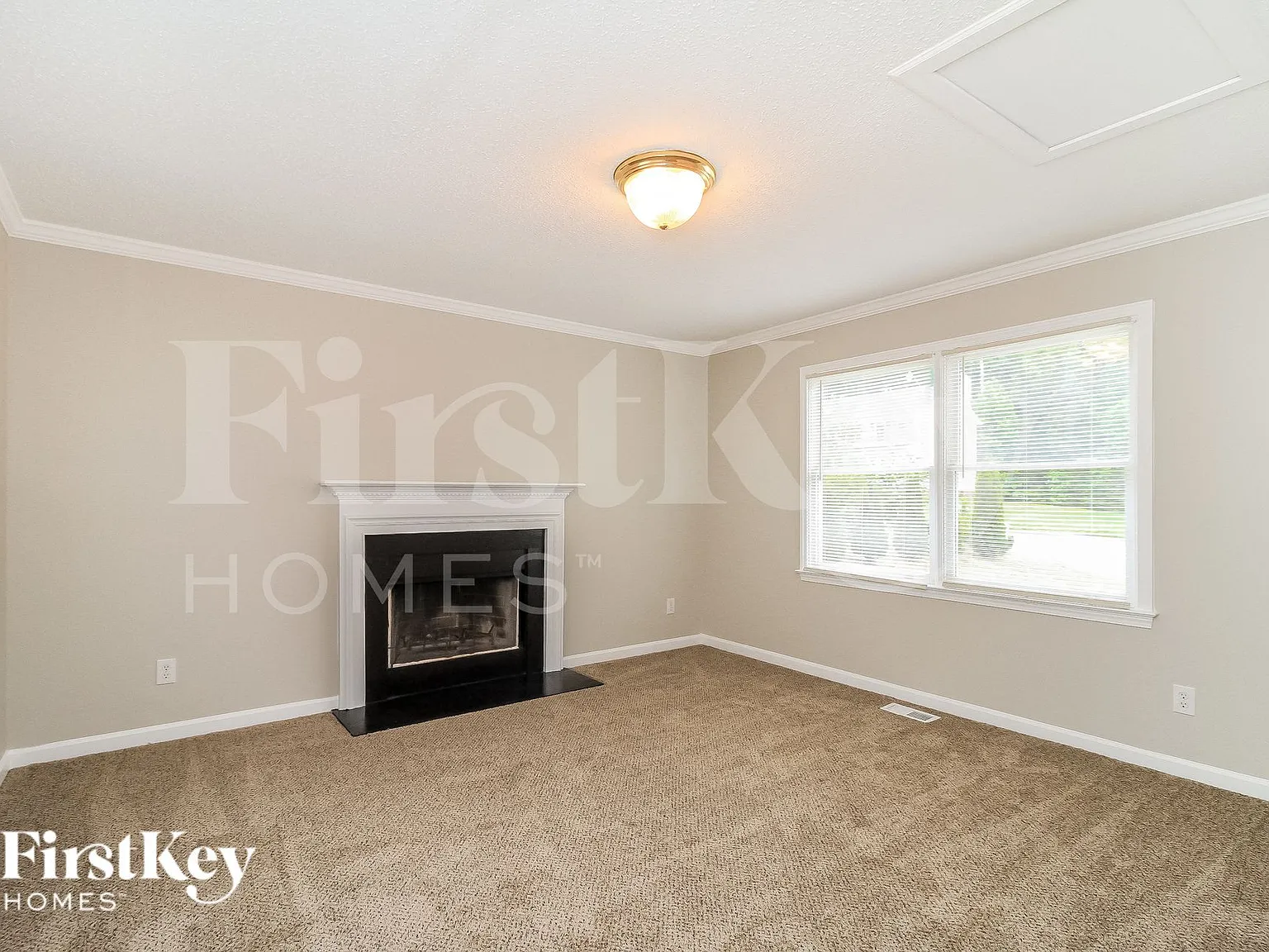3 bed, 2.5 bath, 1672 sqft, $1,980 — Photo 3