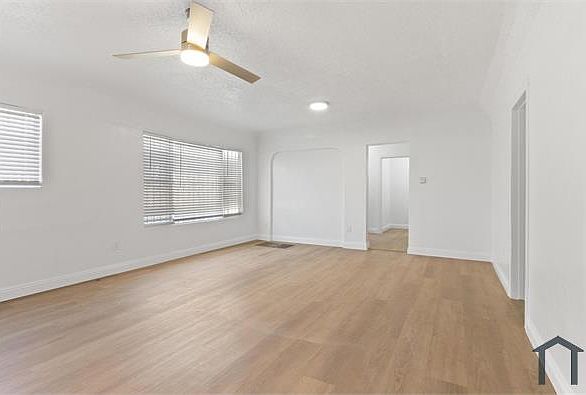 1st image of 618 W 54th St