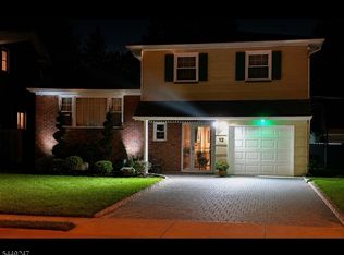 12 Wilson Ter, Elizabeth, NJ 07208