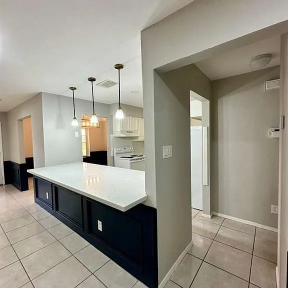 900 E Dallas Ave #17 — Photo 16