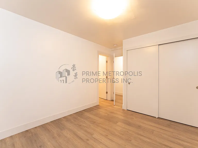 220 23rd Ave E #100 — Photo 7