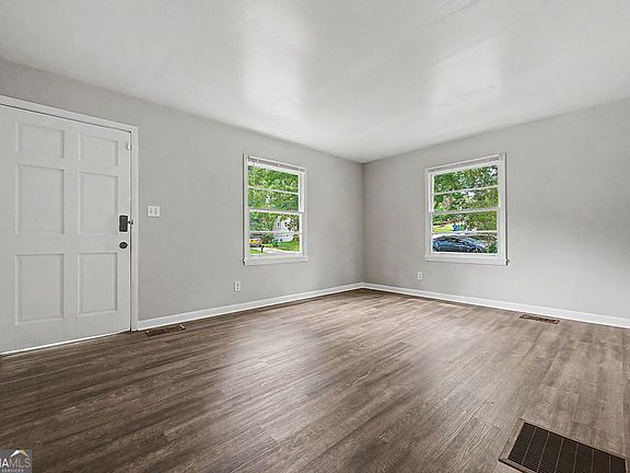4th image of 3791 Clovis Ct NW