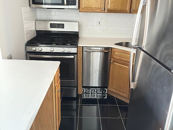4th image of 14016 34th Ave #308A