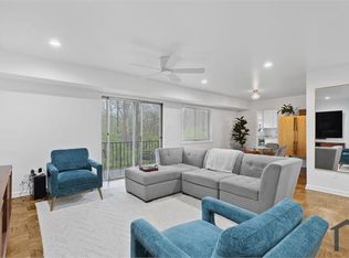 10613 Montrose Ave APT 102, Bethesda, MD 20814