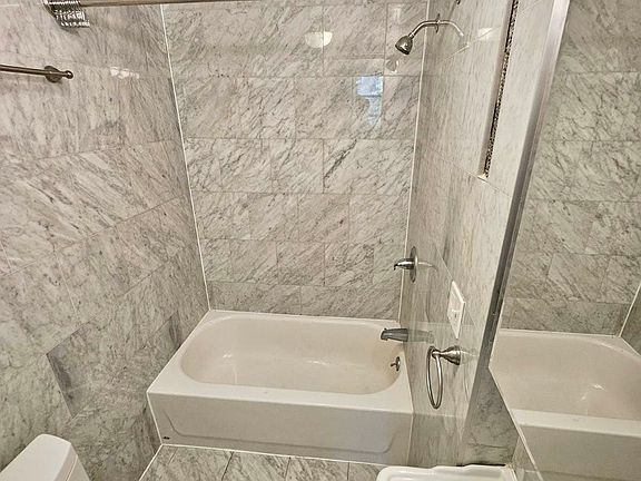 4th image of 411 W 43rd St #3Z