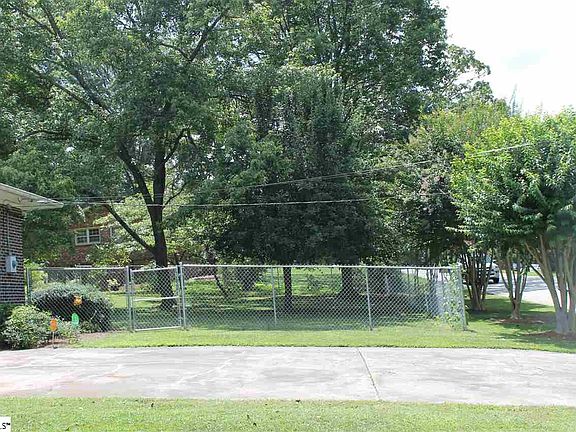 5th image of 1 N Oak Forest Dr
