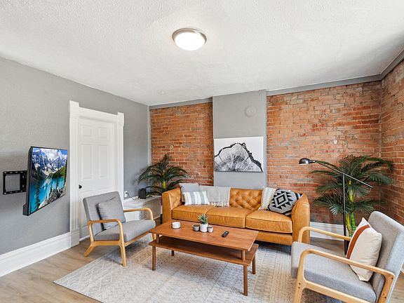 2nd image of 401 S Lincoln St #1