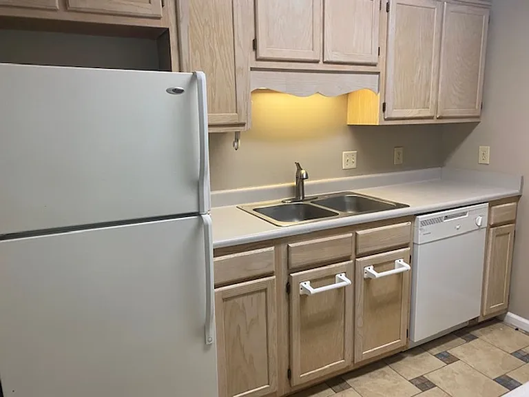 4914 Pin Oak Dr — Photo 3