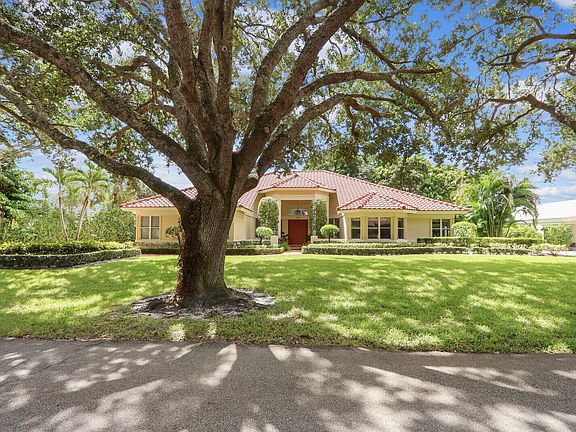 3rd image of 18517 SE Heritage Drive