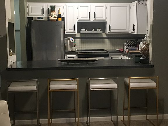 5th image of 634 Bradford Pl NE