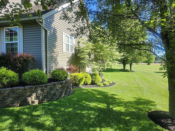 3rd image of 129 Oak Grove Ln