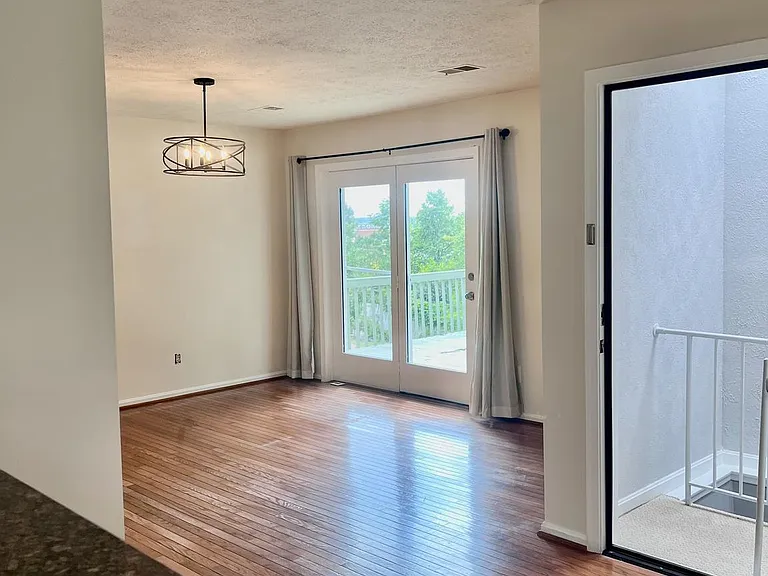 5350 Ravensworth Rd — Photo 57