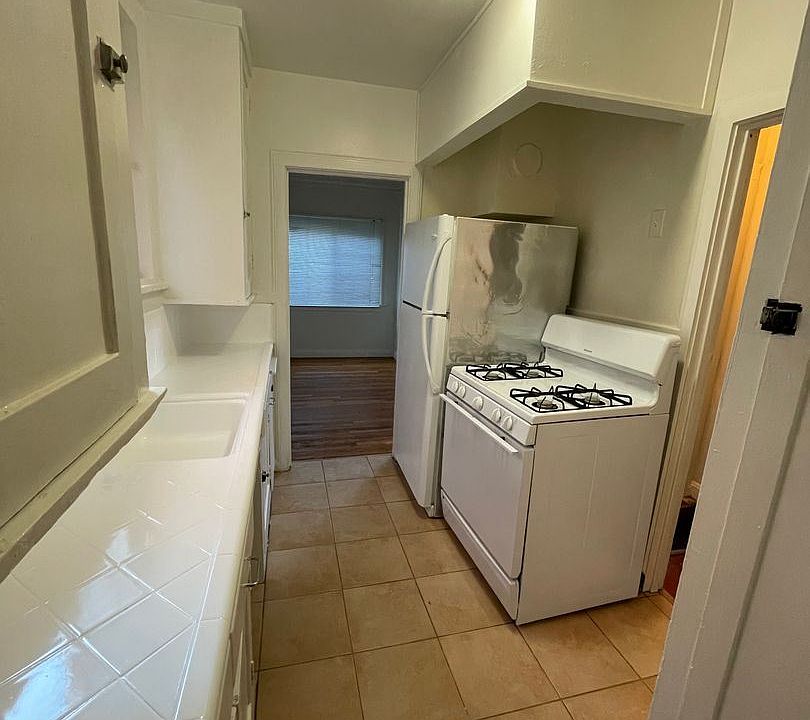 2nd image of 560 S 7th St APT E