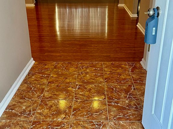 4th image of 1232A Thornbury Lane