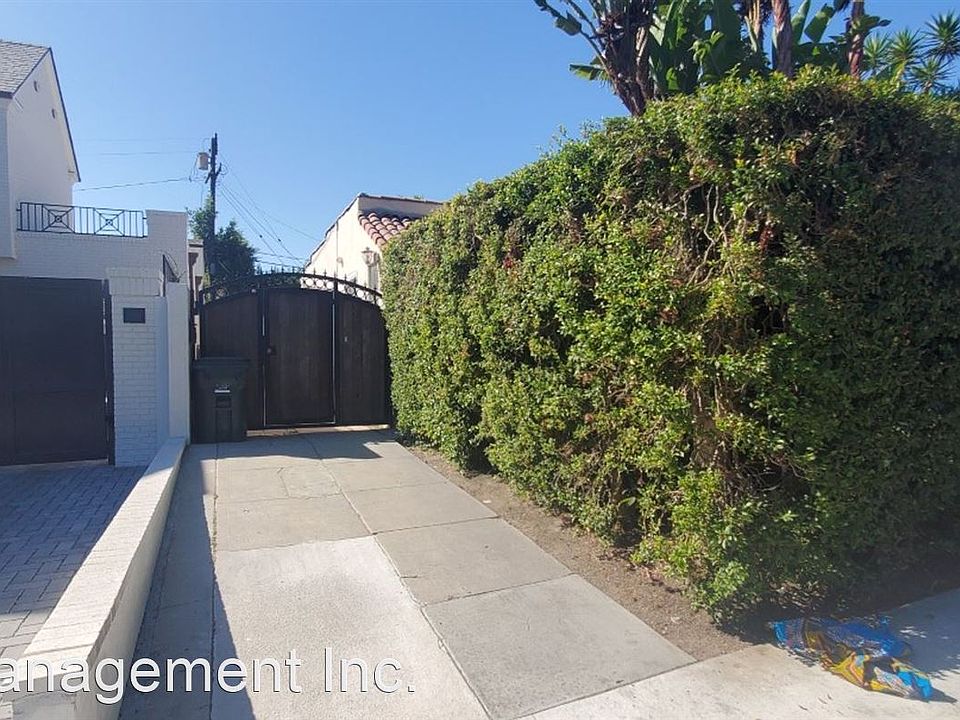 1st image of 9034 Dorrington Ave