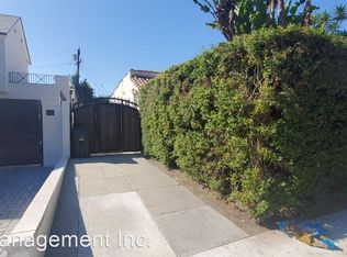 9034 Dorrington Ave, West Hollywood, CA 90048