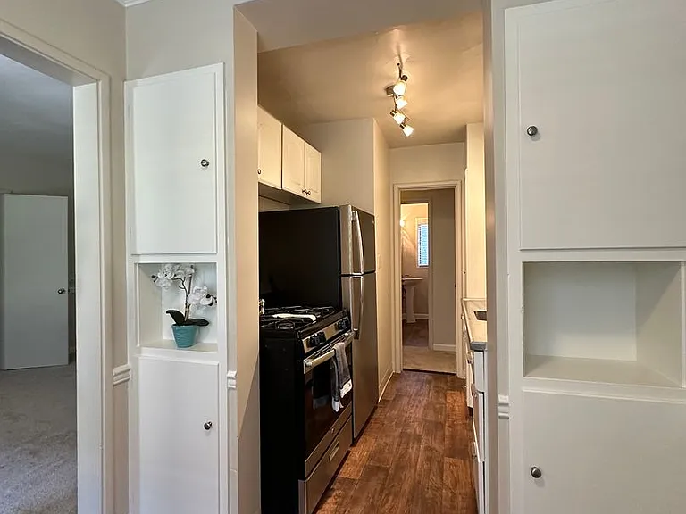 Alexander's Place at 1625 H ~ Discover Timeless Charm in the Heart of it All! — Photo 32
