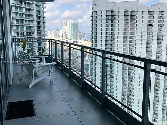 4th image of 92 SW 3rd St APT 3712