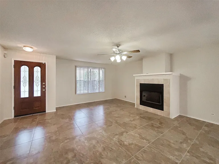 1926 Summer Rain Dr — Photo 4