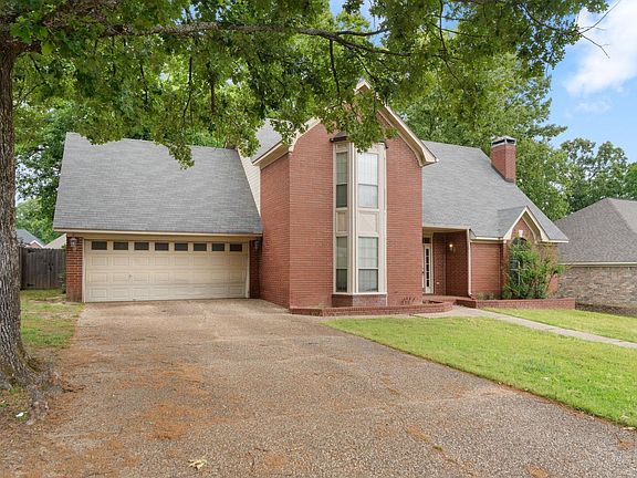 2nd image of 16 Blue Mountain Dr