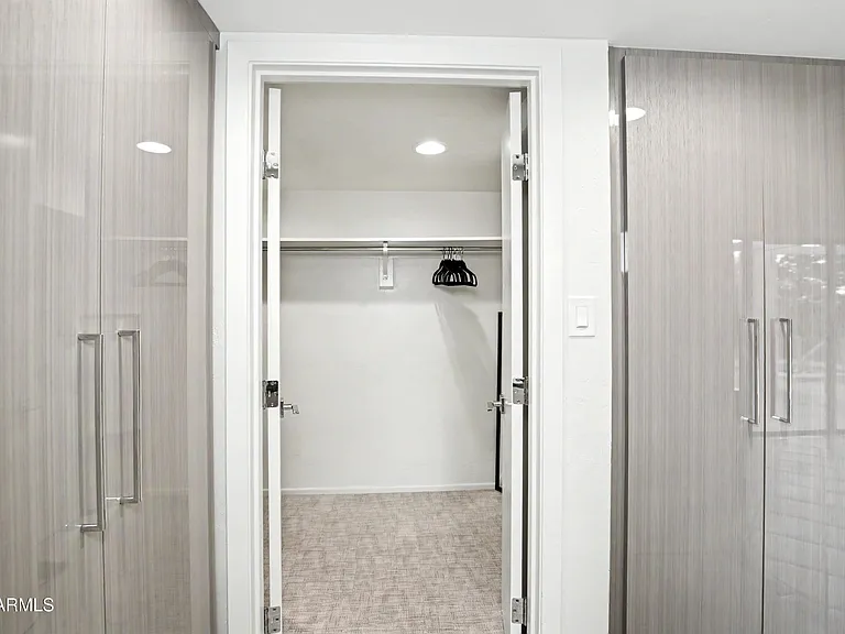 1049 N Boulder Dr — Photo 25
